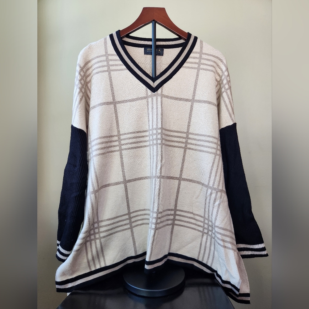 Joseph A Cream and Black V-Neck Plaid Sweater
